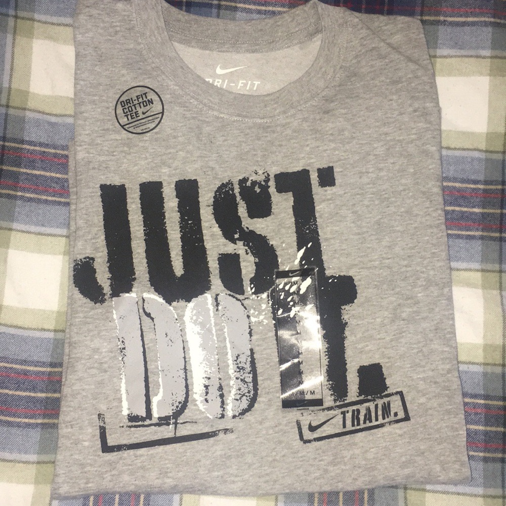 NWT Nike T-Shirt